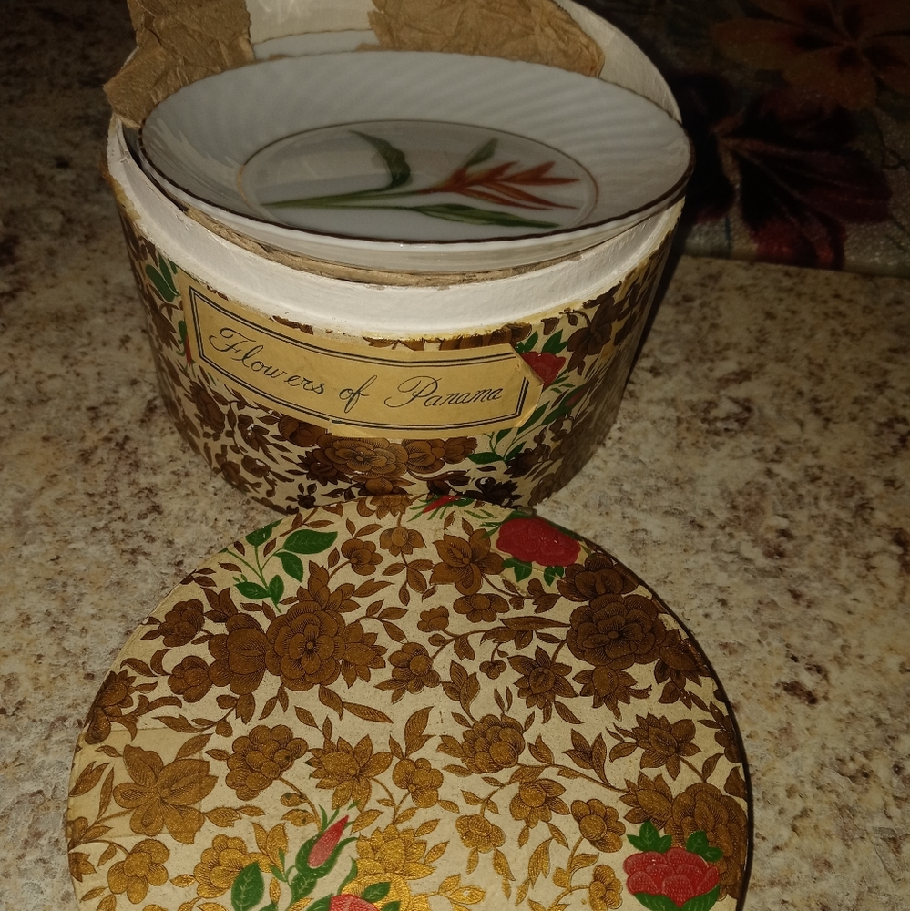Flowers of Panama saucers